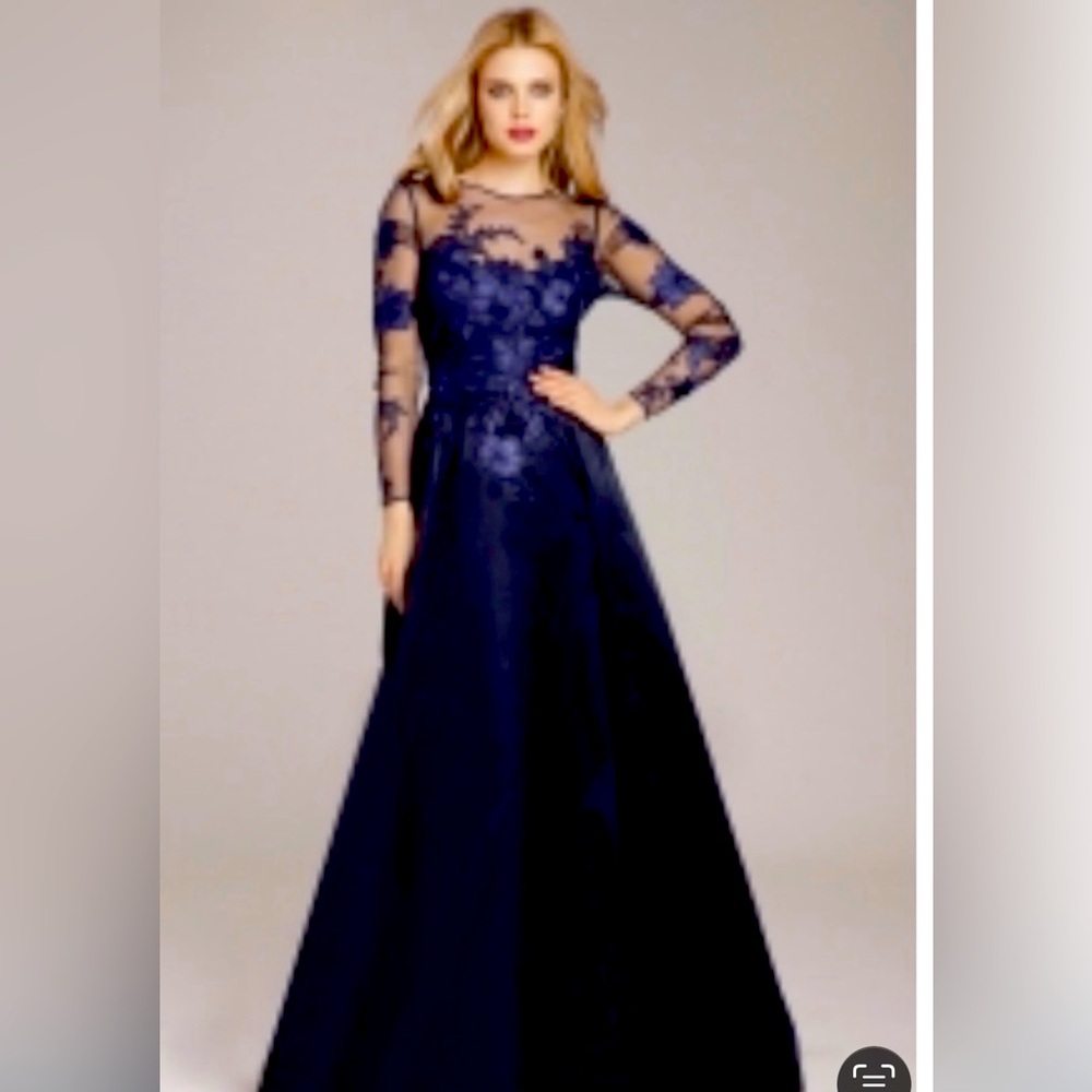 Teri Jon exquisite dress for Mother of the Bride, Social event. beautiful !